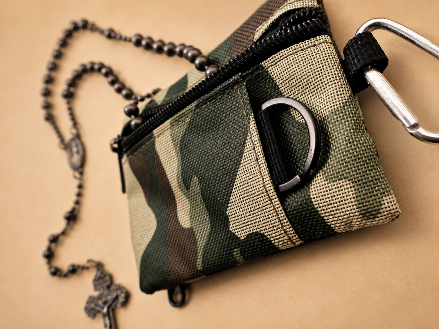 Robuste Rosenkranztasche grün camouflage - Image 4