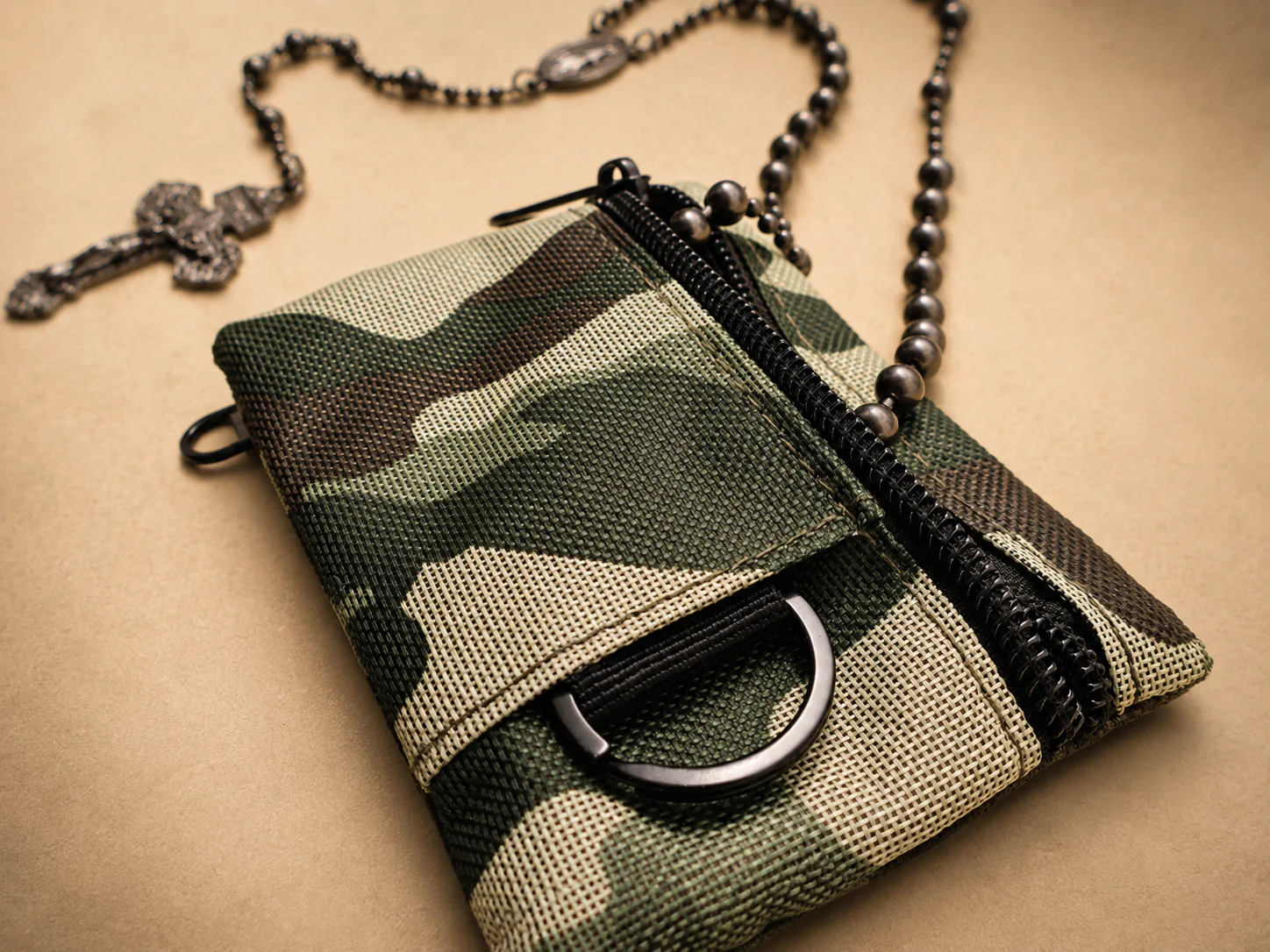 Robuste Rosenkranztasche grün camouflage - Image 5